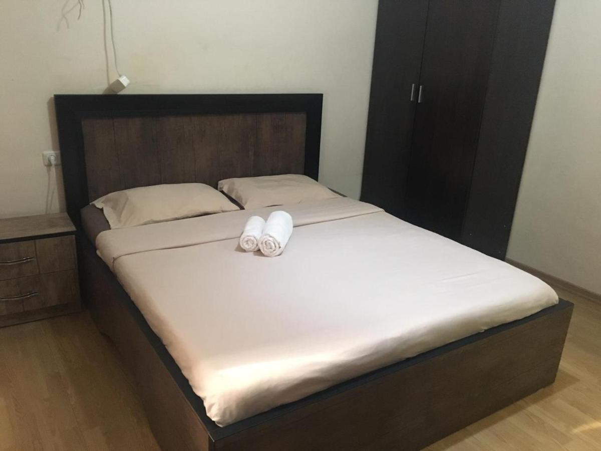 Classy And Cozy Hostel 예레반 외부 사진